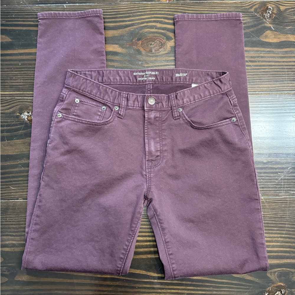 Banana Republic Travel Jean in Burgundy 30x32 Slim Fit